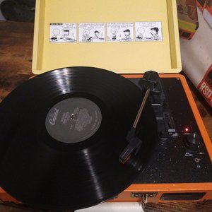 Crosley Peanuts Cruiser Record Store Day Turntable
